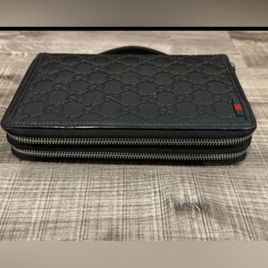 Gucci Micro-Guccissima Leather Wallet double zip around- Like New